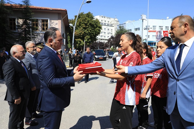 vali-cakirtas-cankiri-resim-02.jpg