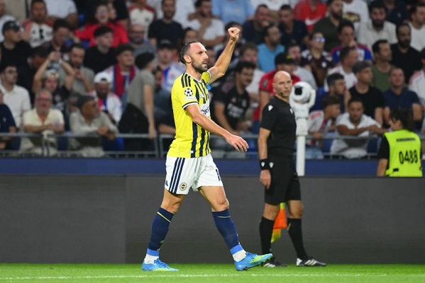 vedat-muriqi-fenerbahce-resim-07.jpg