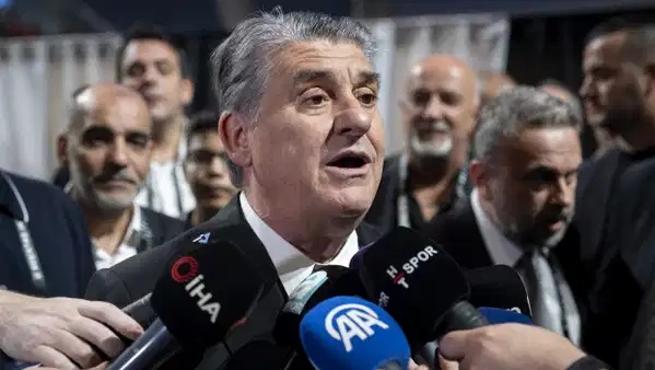 serdal-adali-besiktas-resim-08.jpg