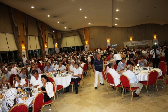 candef_vakif_iftar_yemegi_vahap_yatras-71.jpg