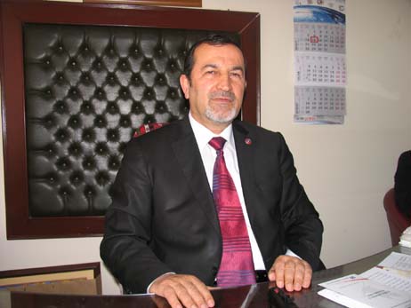 cem-vakfi-baskan-faruk-resim-04.jpg