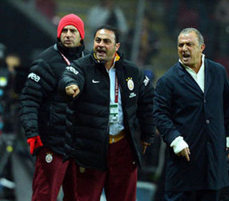 fatihterim-tribunde-sozcu-resim-021.jpg