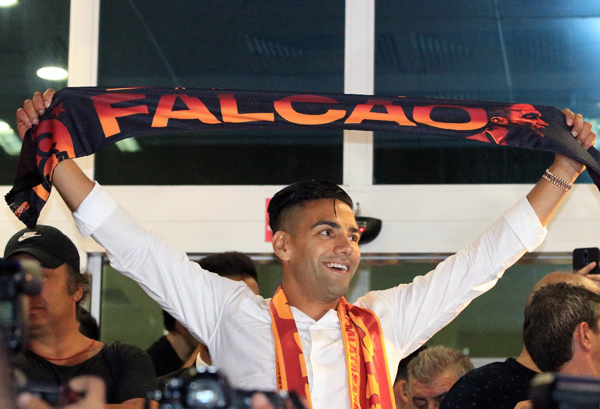 galatasaray-falcao-istanbulda-resim-09.jpg