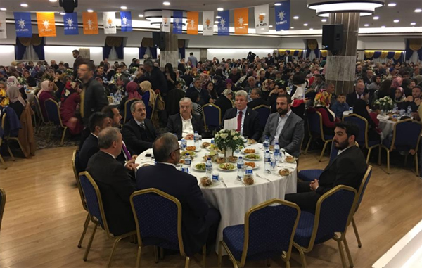 irfan-dinc-akp-yemek-resim-03.jpg