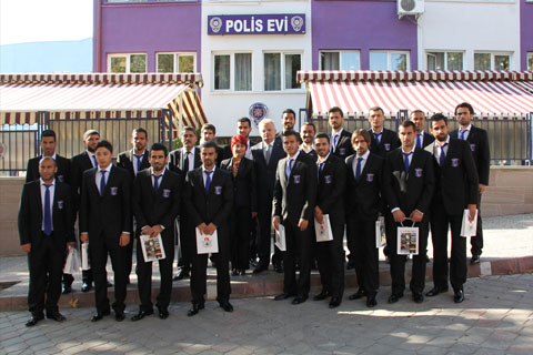 vali-ozcan-bayramlasma-cankirispor-sozcu-resim-102.jpg vali-ozcan-bayramlasma-cankirispor-sozcu-resim-102.jpg